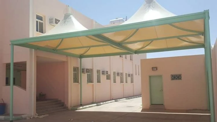 أنواع مظلات حديد قوية الرياض — قماش ولكسان وساندوتش بانل