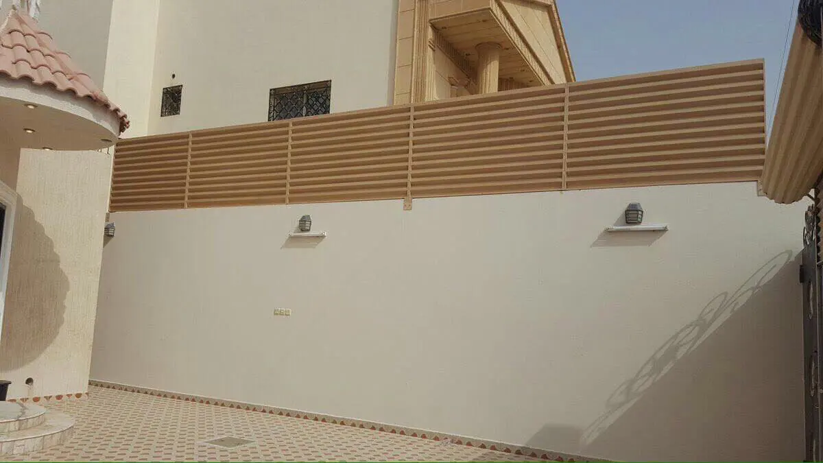 مظلات سيارات بديل خشب الرياض — مظهر خشبي طبيعي بدون صيانة