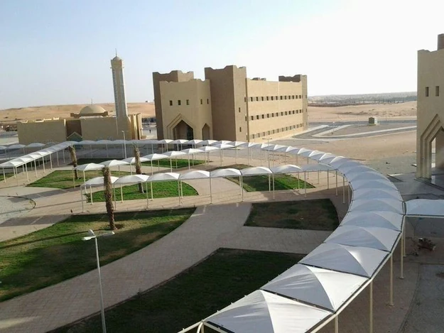 مظلات مصلين الرياض — راحة وظل للمصلين طوال اليوم
