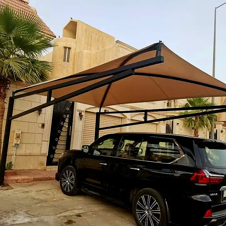 مظلات مواقف مجمعات الرياض — قماش مشدود فوق السيارة