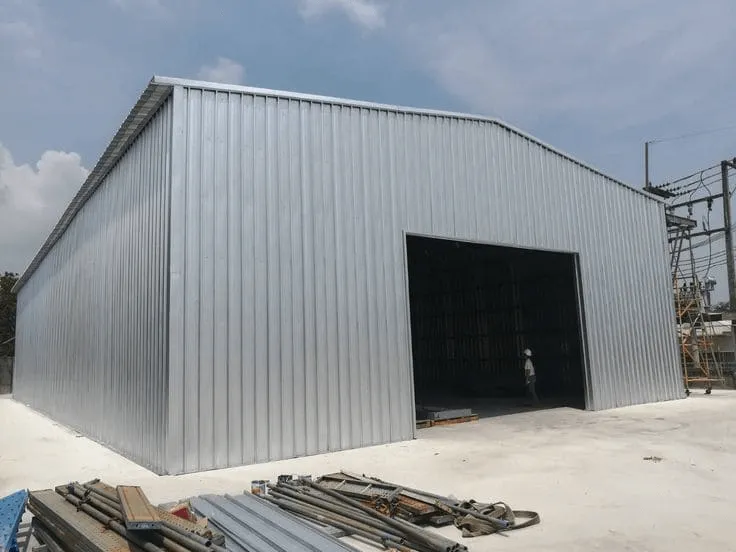 مستودع ساندوتش بانل - بناء مخازن ومستودعات من أفضل الانواع واجود الموارد والمواد العالمية واسعار مستودعات الساندوتش بانل من مظلات وسواتر القاسم الحديثة