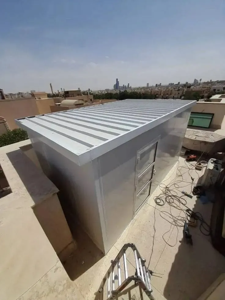 غرف ساندوتش بانل - أفضل حلول البناء الجاهز في الرياض مظلات وسواتر القاسم الحديثة