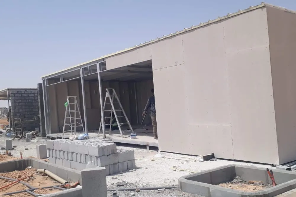 تركيب الهيكل ساندوتش بانل الرياض مظلات وسواتر القاسم الحديثة 0532228615